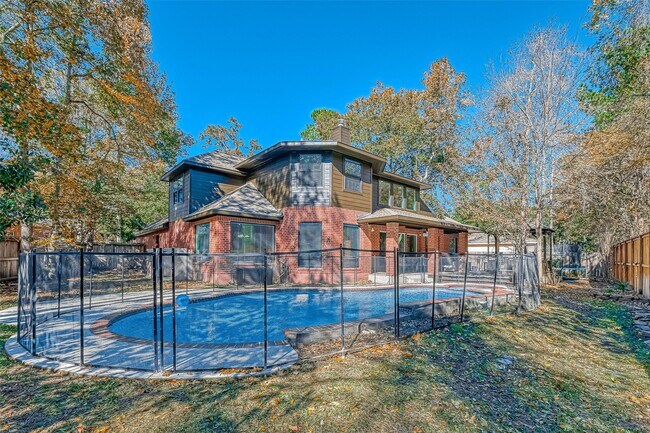 Building Photo - 11 Gabled Pines Pl