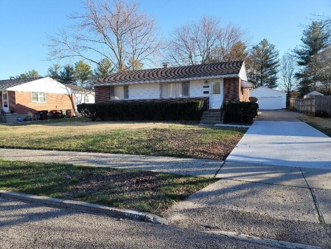 Primary Photo - 2902 Armen Ave
