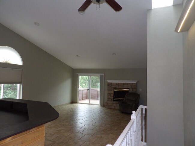 Building Photo - 1855 Smoke Ridge Dr