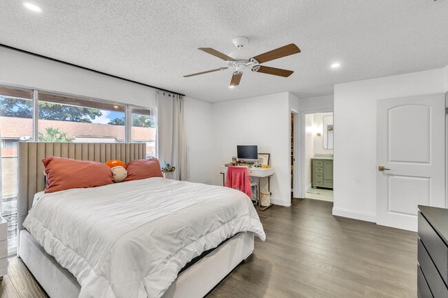 Building Photo - 881 NW 81st Way