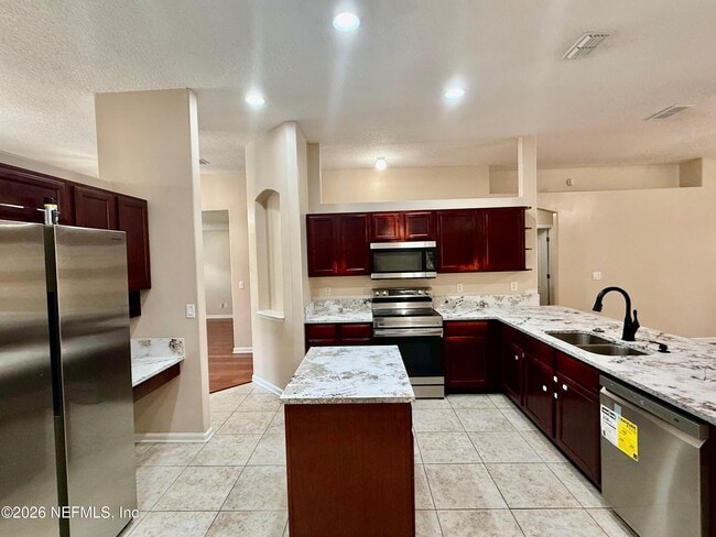 Building Photo - 12856 Chets Creek Dr N