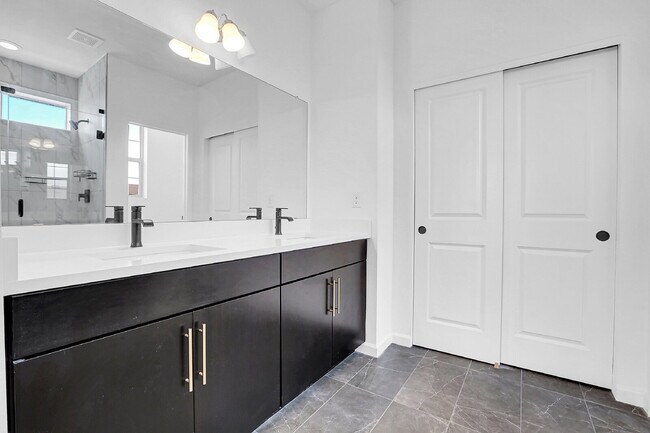 Building Photo - $3,425.00, 4 Beds, 2.5 Baths, Single Famil...
