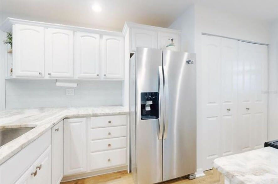 Building Photo - 454 Bouchelle Dr