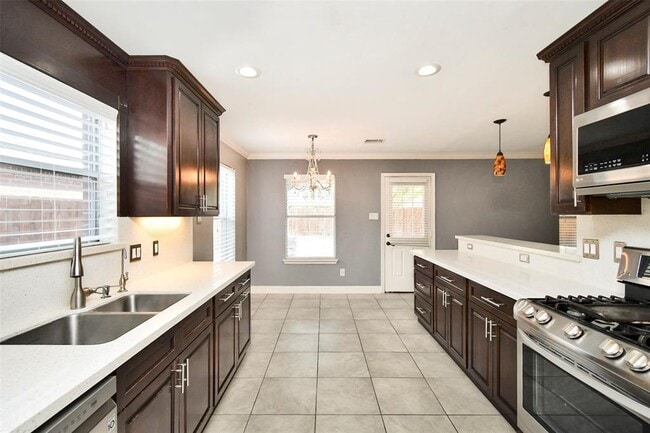 Building Photo - 1430 Acorn Ct