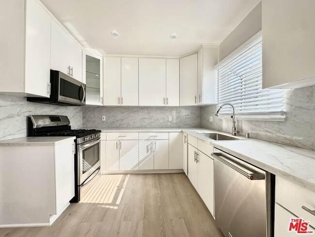 Building Photo - 1206 Greenacre Ave