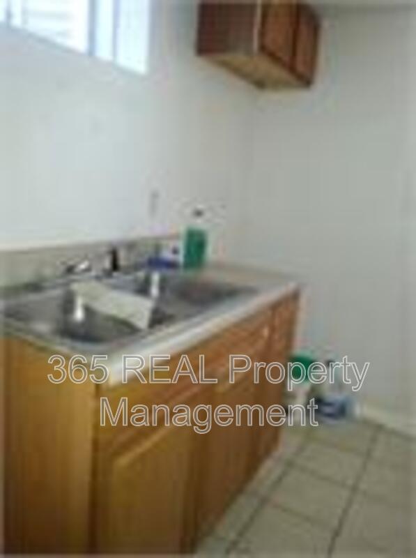 Building Photo - 430 28th Ave