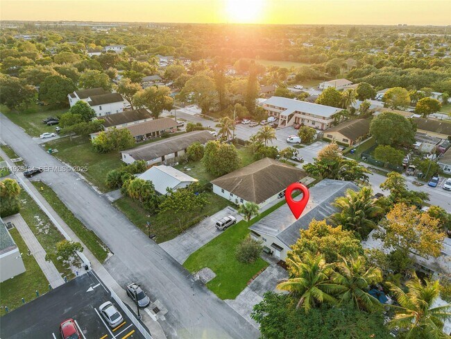 Building Photo - 1472 SW 44th Ave