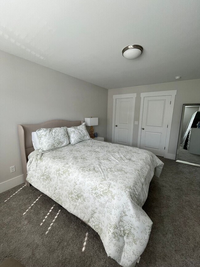 Building Photo - 7404 Springwater Dr