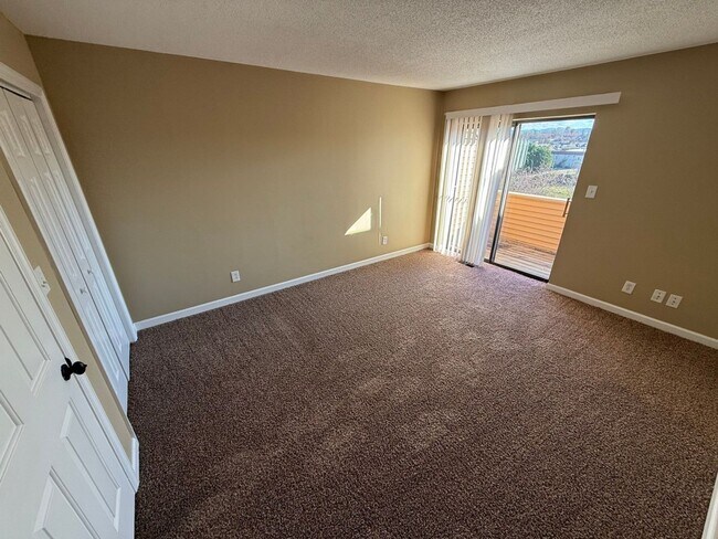 Building Photo - ** Holiday Special ** No rent until January 1st, 2026 plus $100 CASH bonus - Exp. 12/31/25