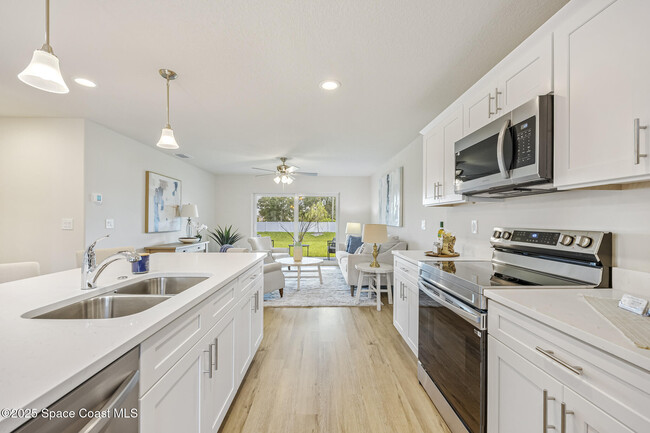 Building Photo - 167 Autumn Woods Dr