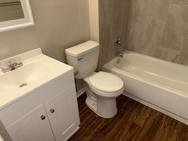 Building Photo - 6011 Little Brandywine Crk