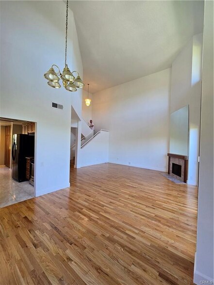 Building Photo - 13214 Moorpark St