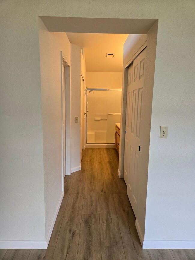 Building Photo - 369 Leffler Pl