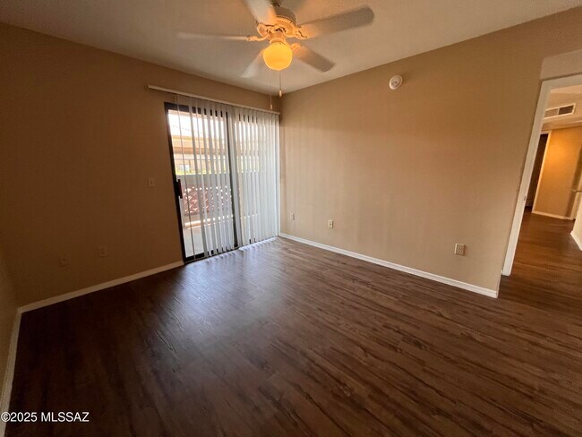 Building Photo - 5751 N Kolb Rd