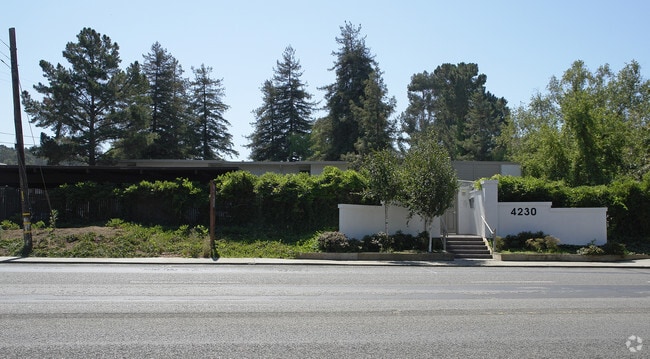 Building Photo - Redwood Manor Apartments