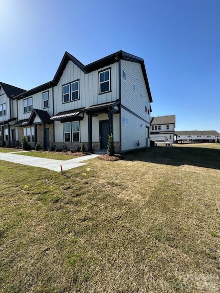 Building Photo - 5715 Gulch Pl