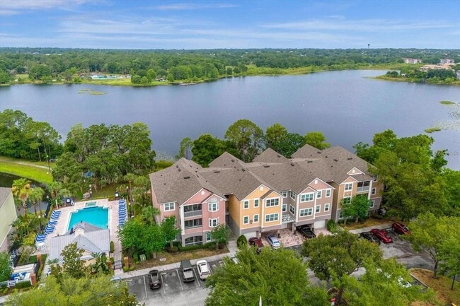 Building Photo - 3250 Corona Village Way