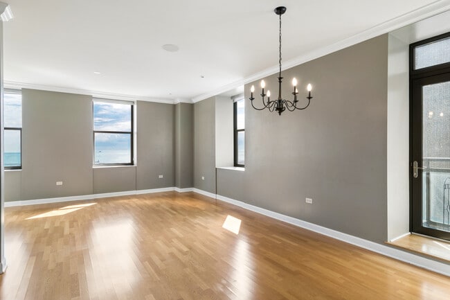 Building Photo - 310 S Michigan Ave