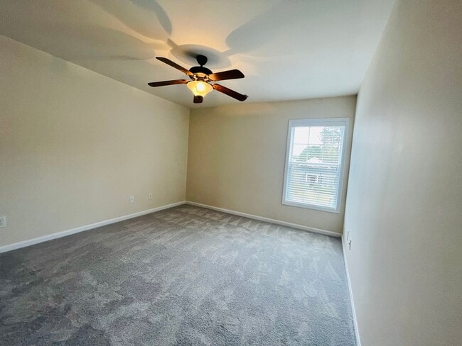 Building Photo - 4476 Farm Lake Dr
