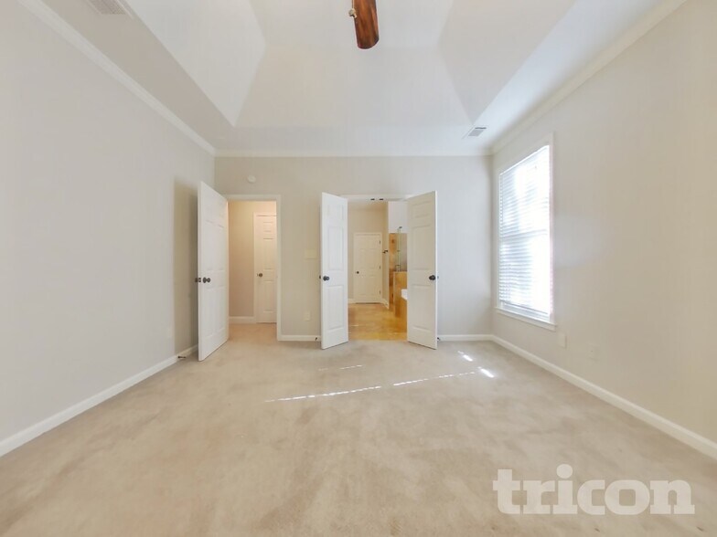 Building Photo - 1017 Chatsworth Ln