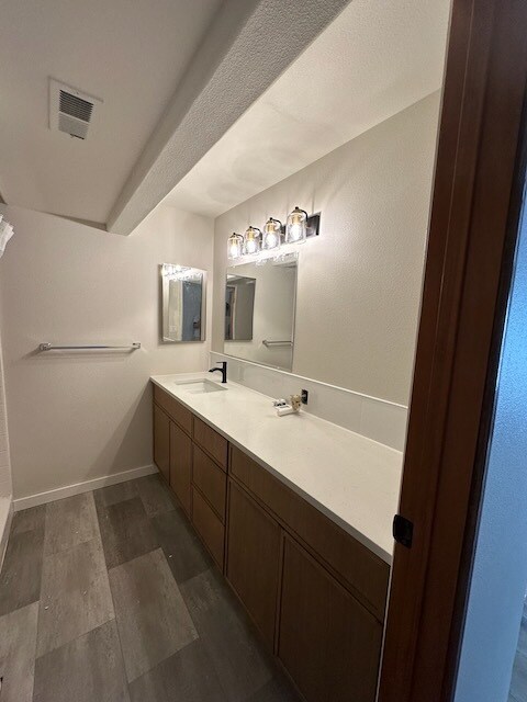 Building Photo - 11896 SE Sovereign Ct