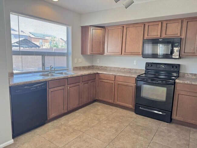 Building Photo - Stunning 4Bedrooms/2.5 Bath Home!