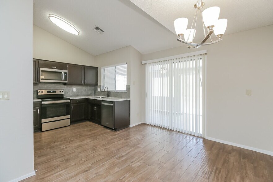 Building Photo - 3869 W Elgin St