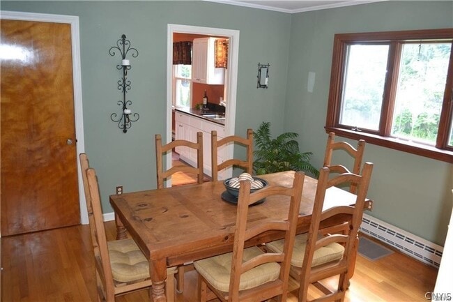 Building Photo - 18 E Austin St