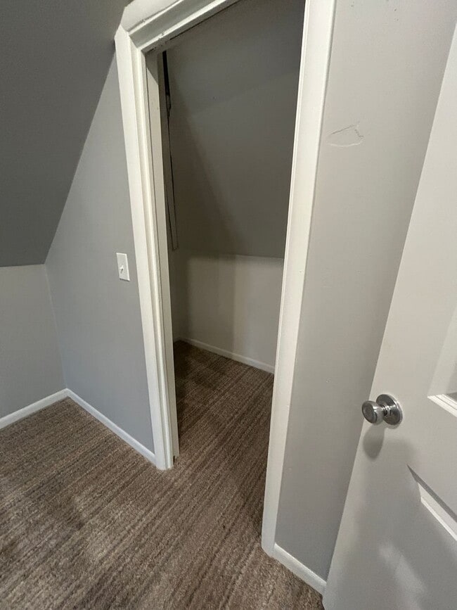 Building Photo - 839 Locust St