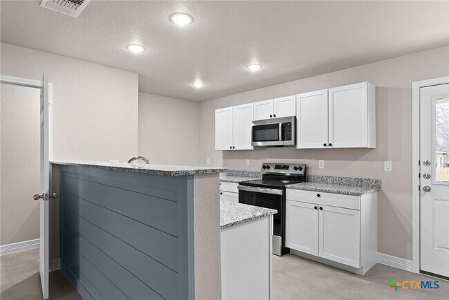 Building Photo - 804 White Meadow Ln