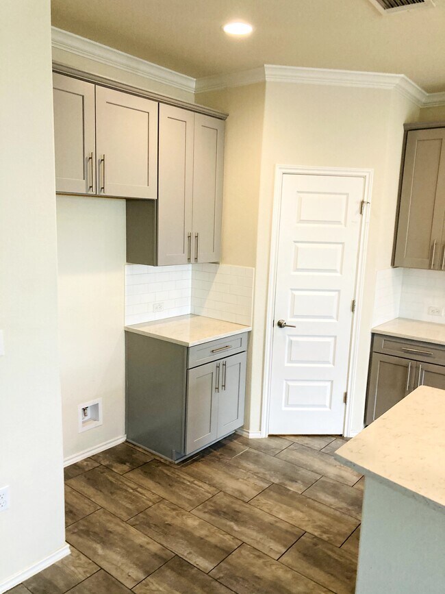 Building Photo - 14012 Eucalyptus Bnd