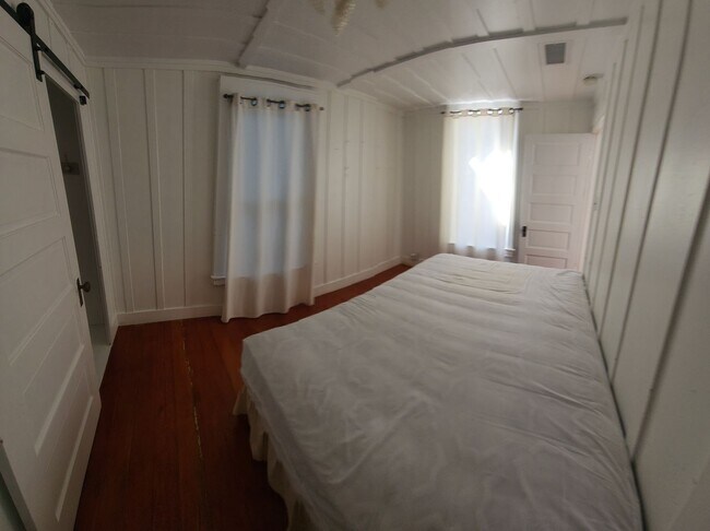 Building Photo - Islay Street  770-774