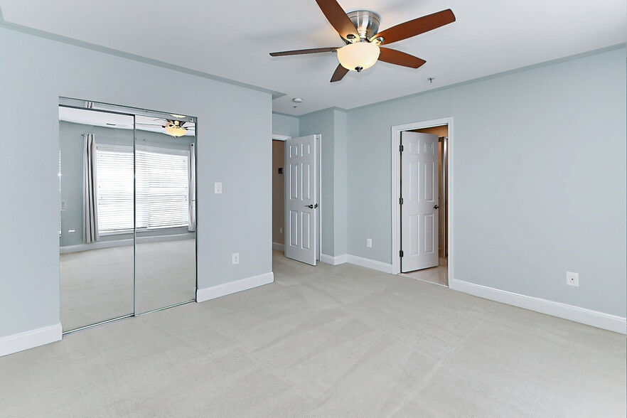 Walk in Closet - 2022 N Culpeper St