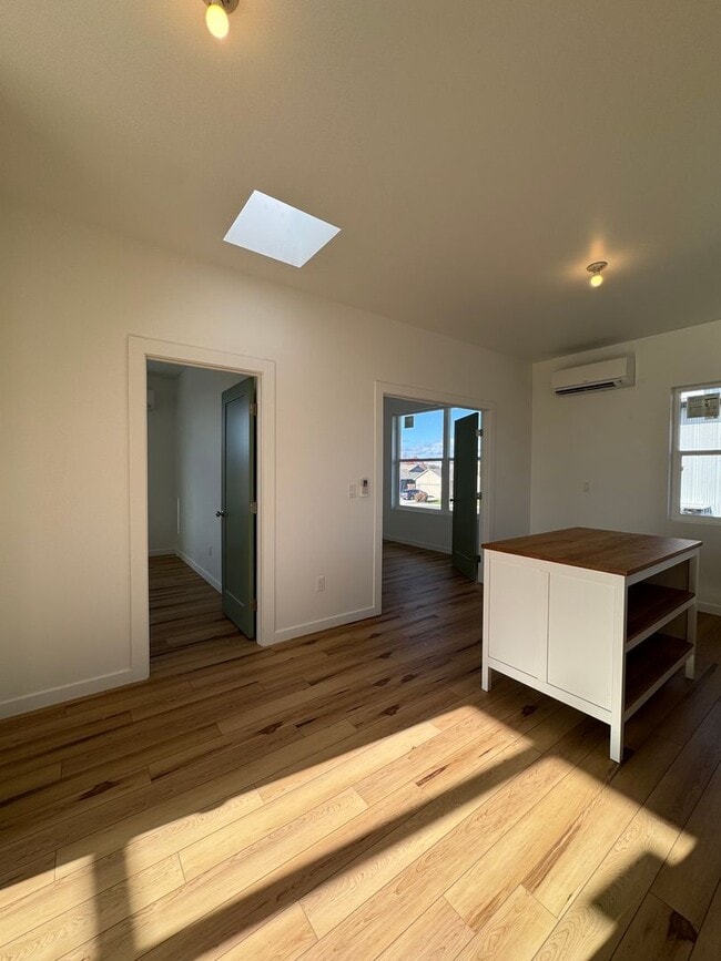 Building Photo - 404 Windsor Court