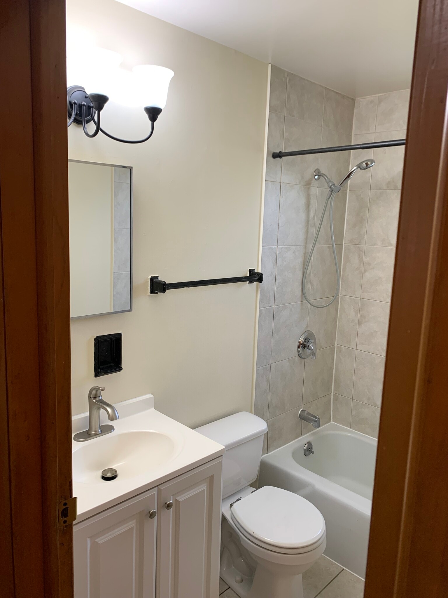 Bathroom - 2537 Parkwood Ave