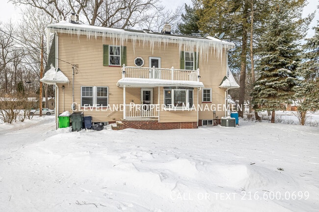 Building Photo - 939 Stuart Dr