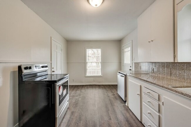 Building Photo - 4309 Martha Ln