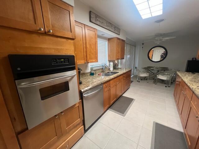 Building Photo - 1260 Manor Dr