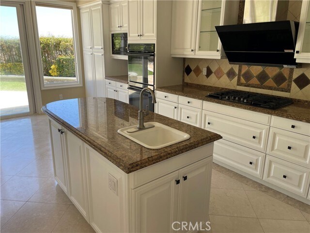 Building Photo - 28592 Point Loma