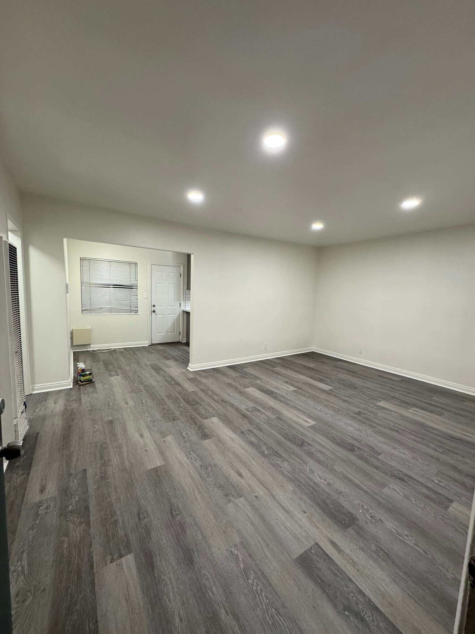 Building Photo - 293 W Artesia St