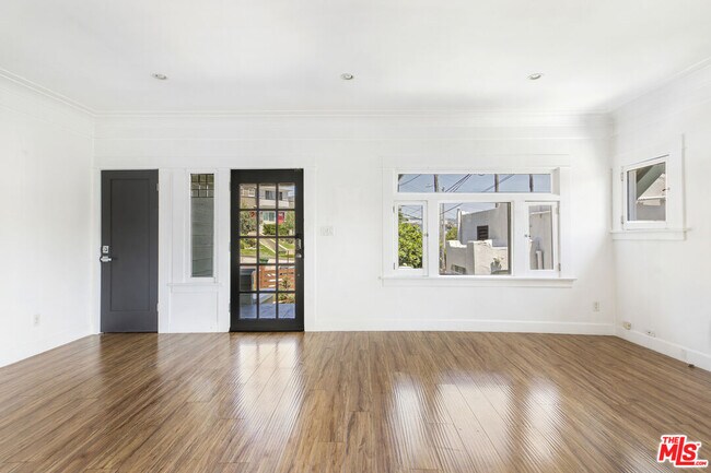 Building Photo - 1404 Maltman Ave