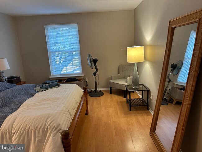 Building Photo - 441 Tomlinson Rd