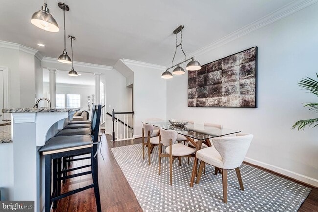 Building Photo - 947 Harrison Cir