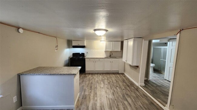 Building Photo - 6627 Ave E