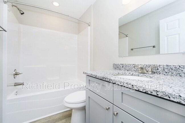 Building Photo - 420 Hamilton Ave