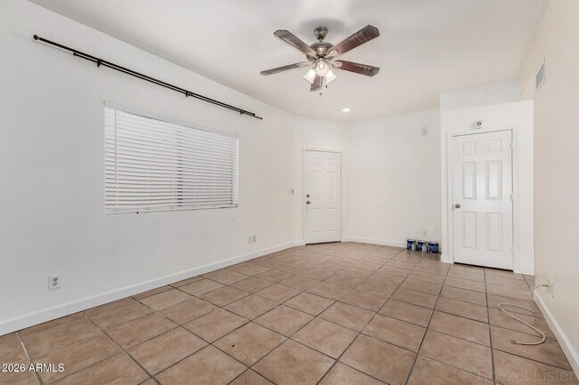 Building Photo - 743 E Pepper Dr