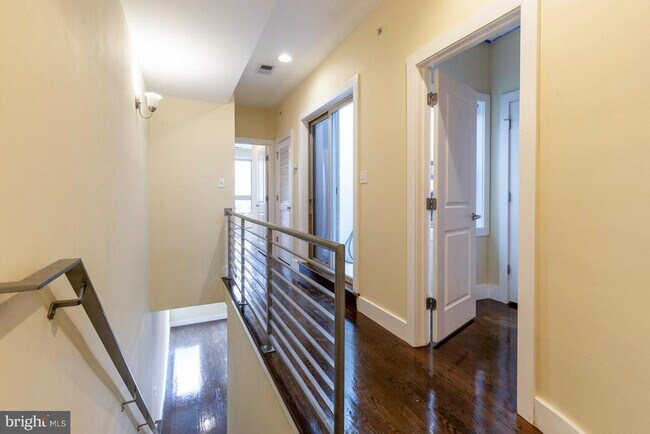 Building Photo - 838 N 15th St