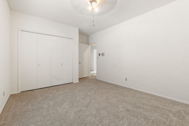 Building Photo - Ocean View Prime Location