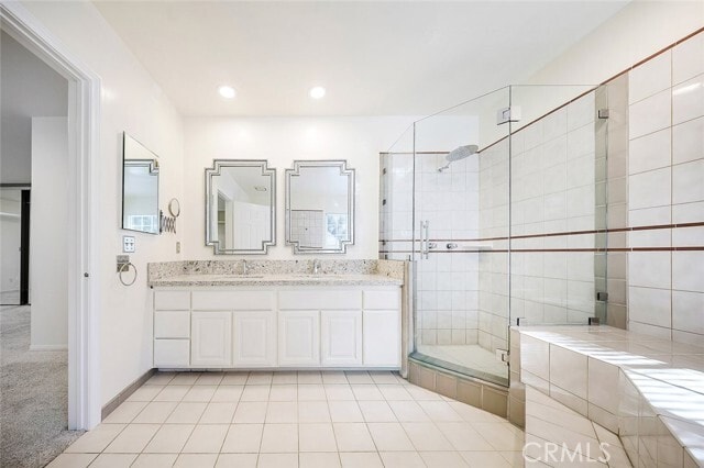 Building Photo - 2255 E Chevy Chase Dr