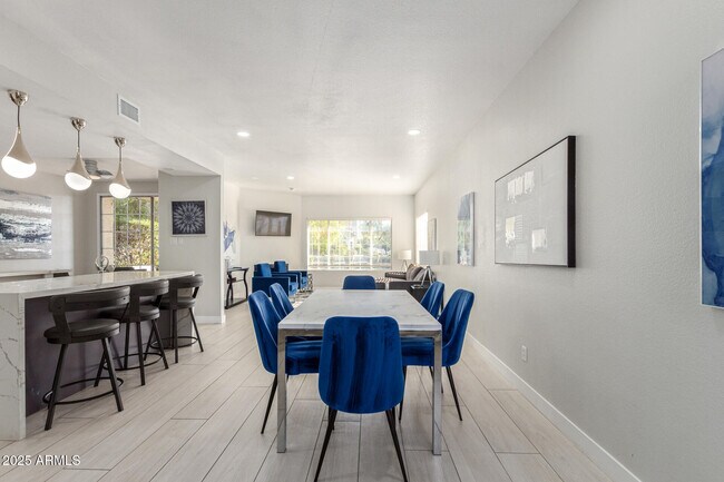 Building Photo - 1413 W Coral Reef Dr